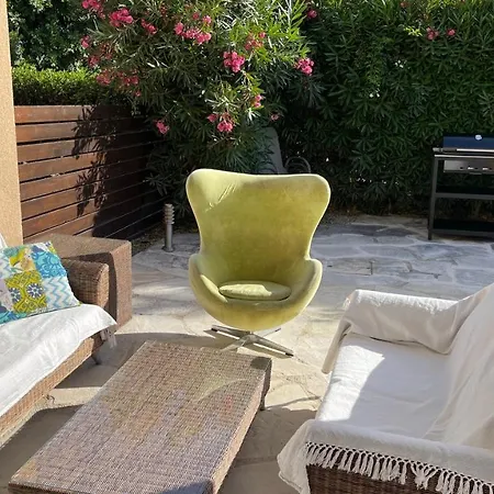 Limnaria Gardens M03